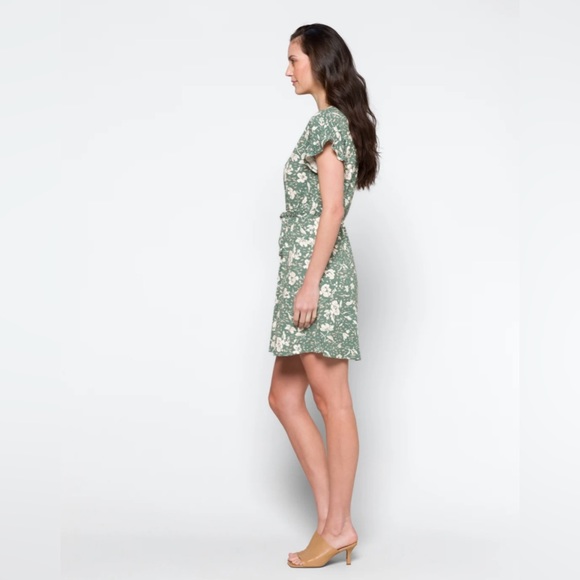 FRENCH GREY
Delia Knit Flutter Sleeve Dress - Picture 5 of 8